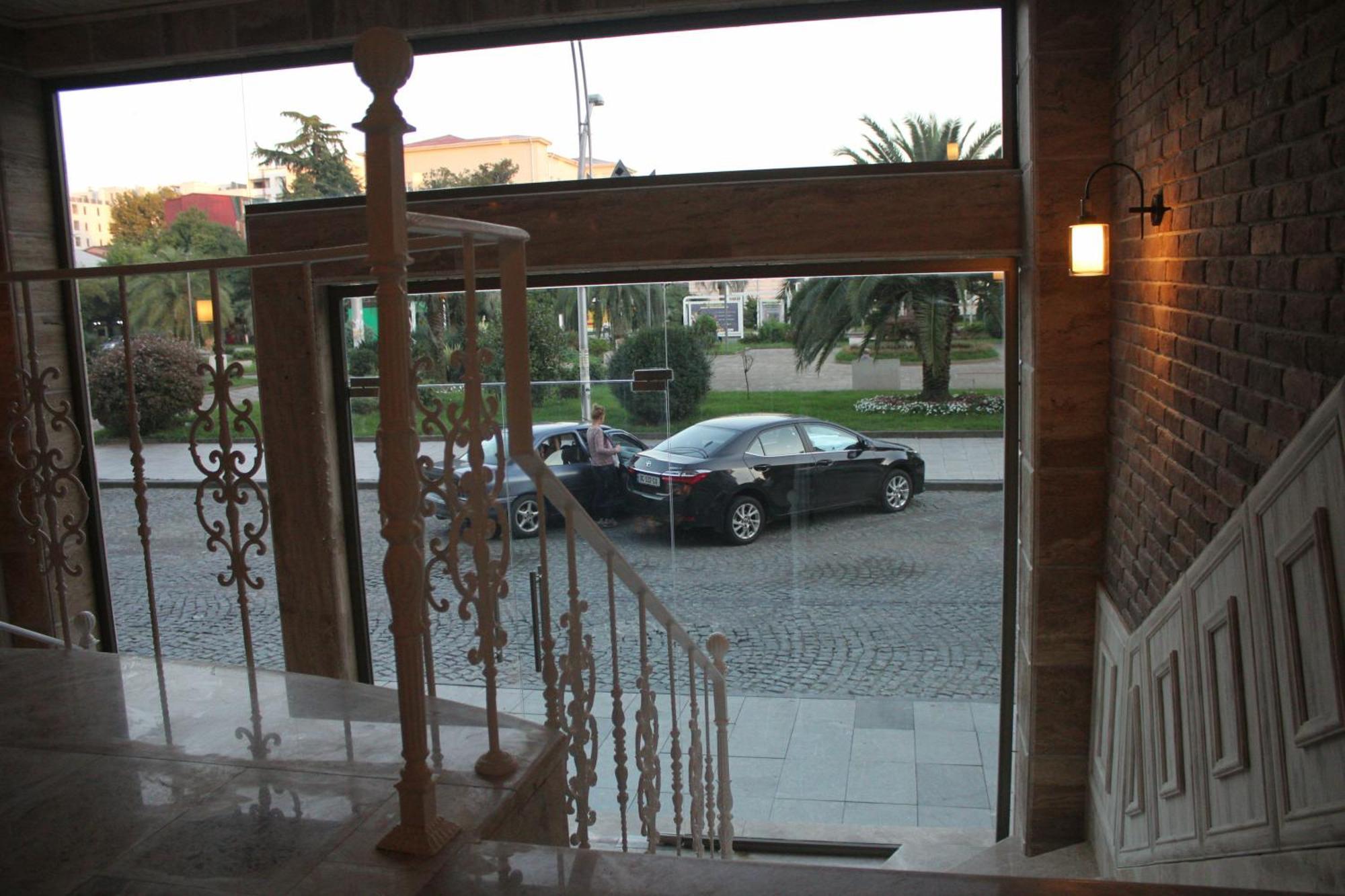 Melini Boutique Hotel Batumi Eksteriør bilde